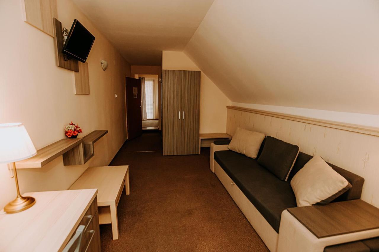 Guest House Lacul Linistit Menyháza Kültér fotó