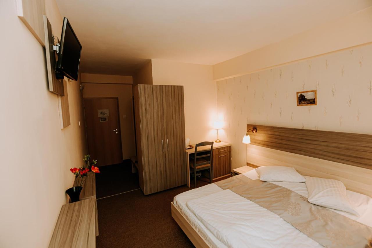 Guest House Lacul Linistit Menyháza Kültér fotó