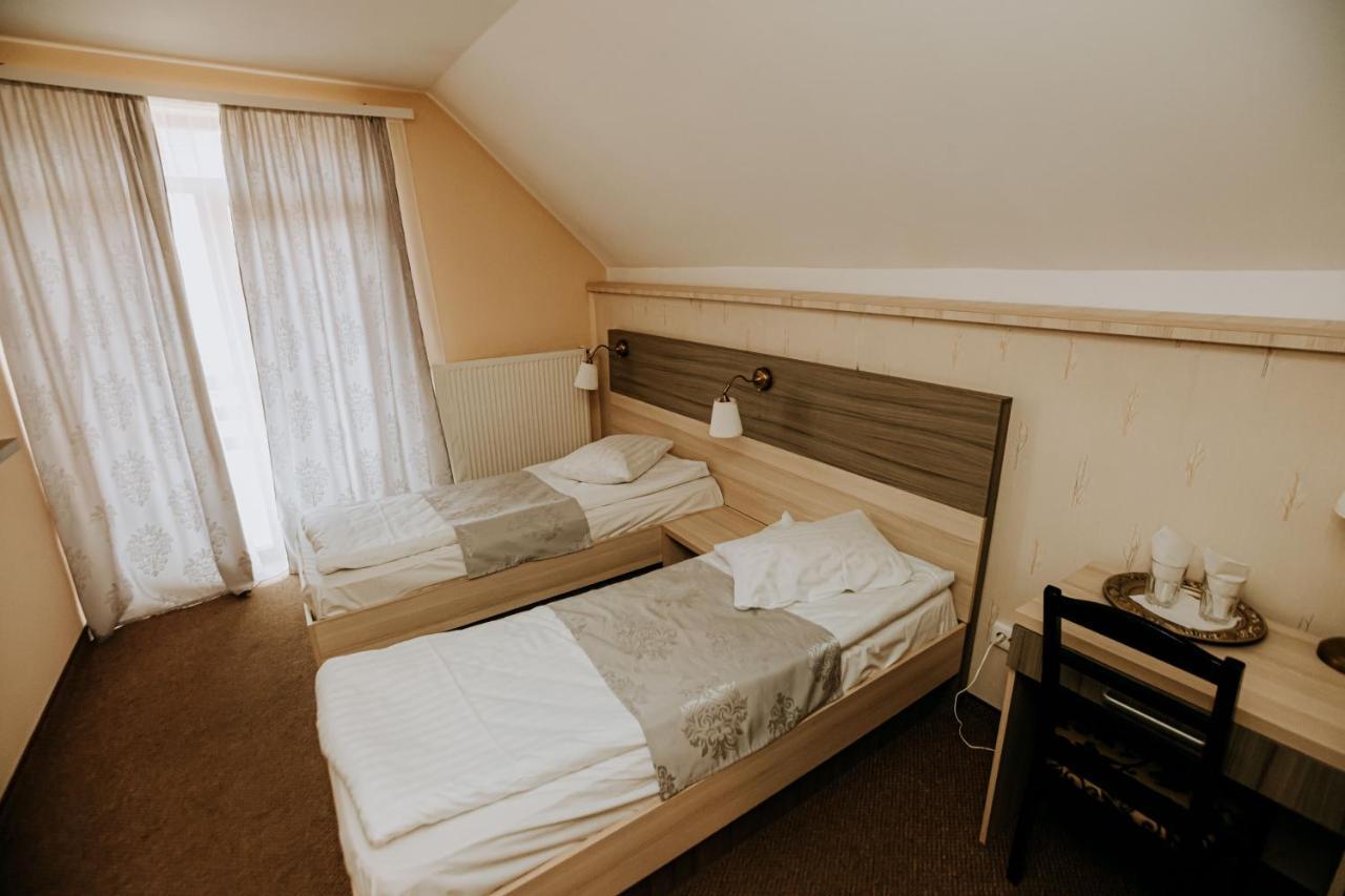 Guest House Lacul Linistit Menyháza Kültér fotó
