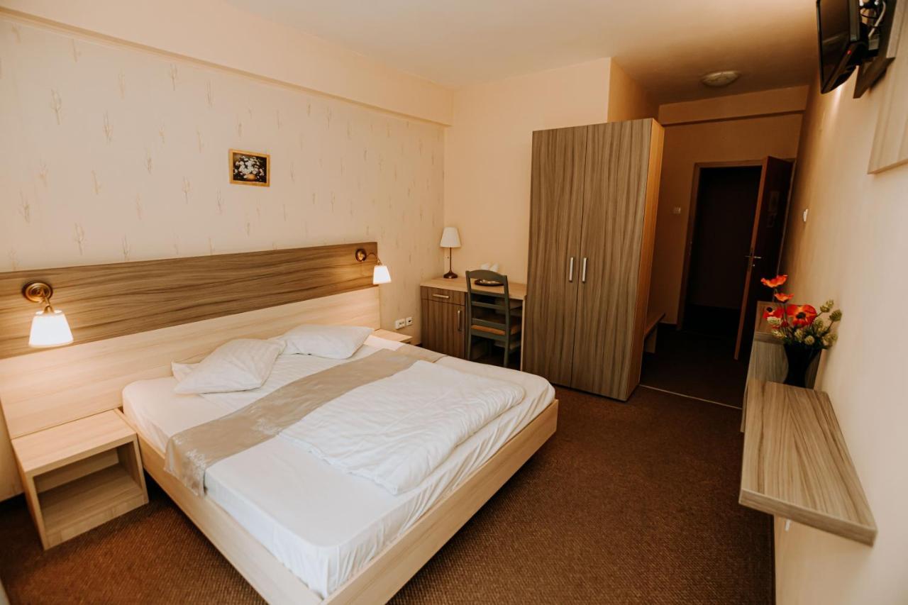 Guest House Lacul Linistit Menyháza Kültér fotó