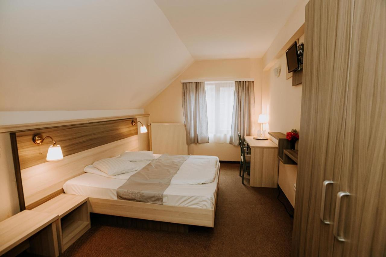 Guest House Lacul Linistit Menyháza Kültér fotó