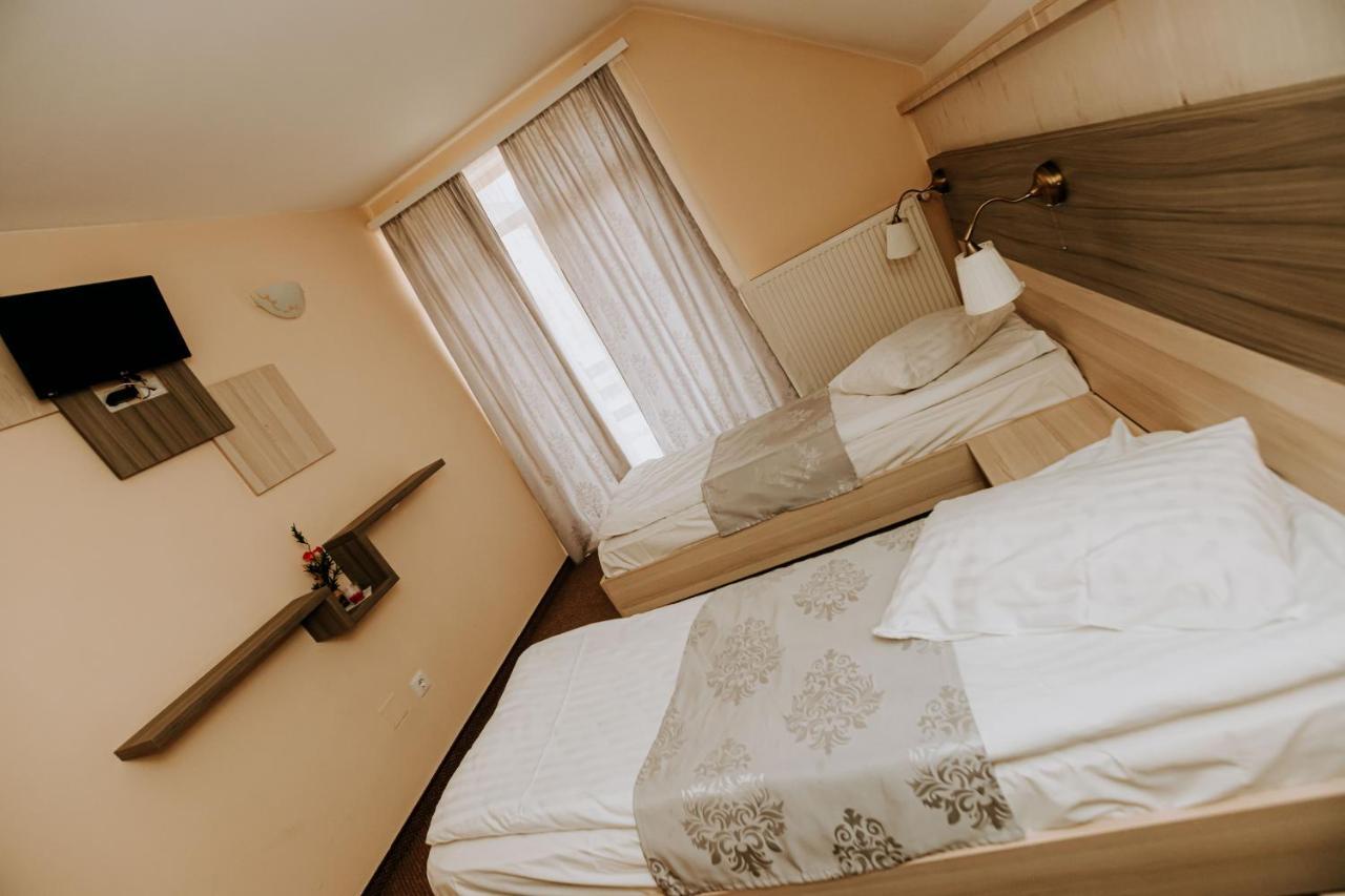 Guest House Lacul Linistit Menyháza Kültér fotó