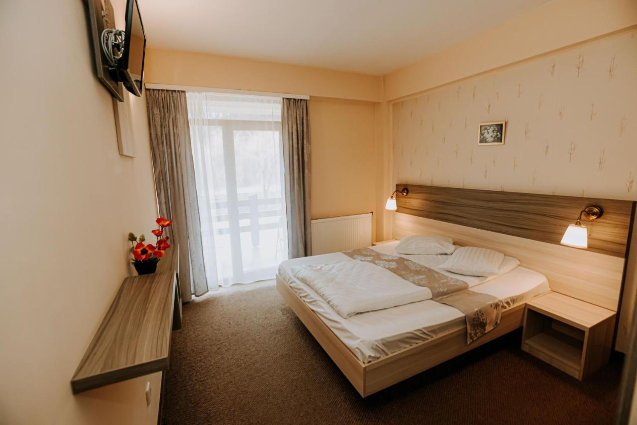 Guest House Lacul Linistit Menyháza Kültér fotó